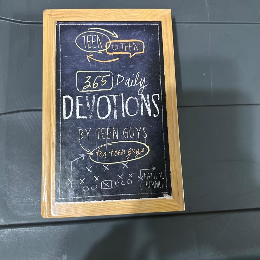 Teen to Teen: 365 Daily Devotions by Teen‎ Guys for Teen Guys - VERY GOOD